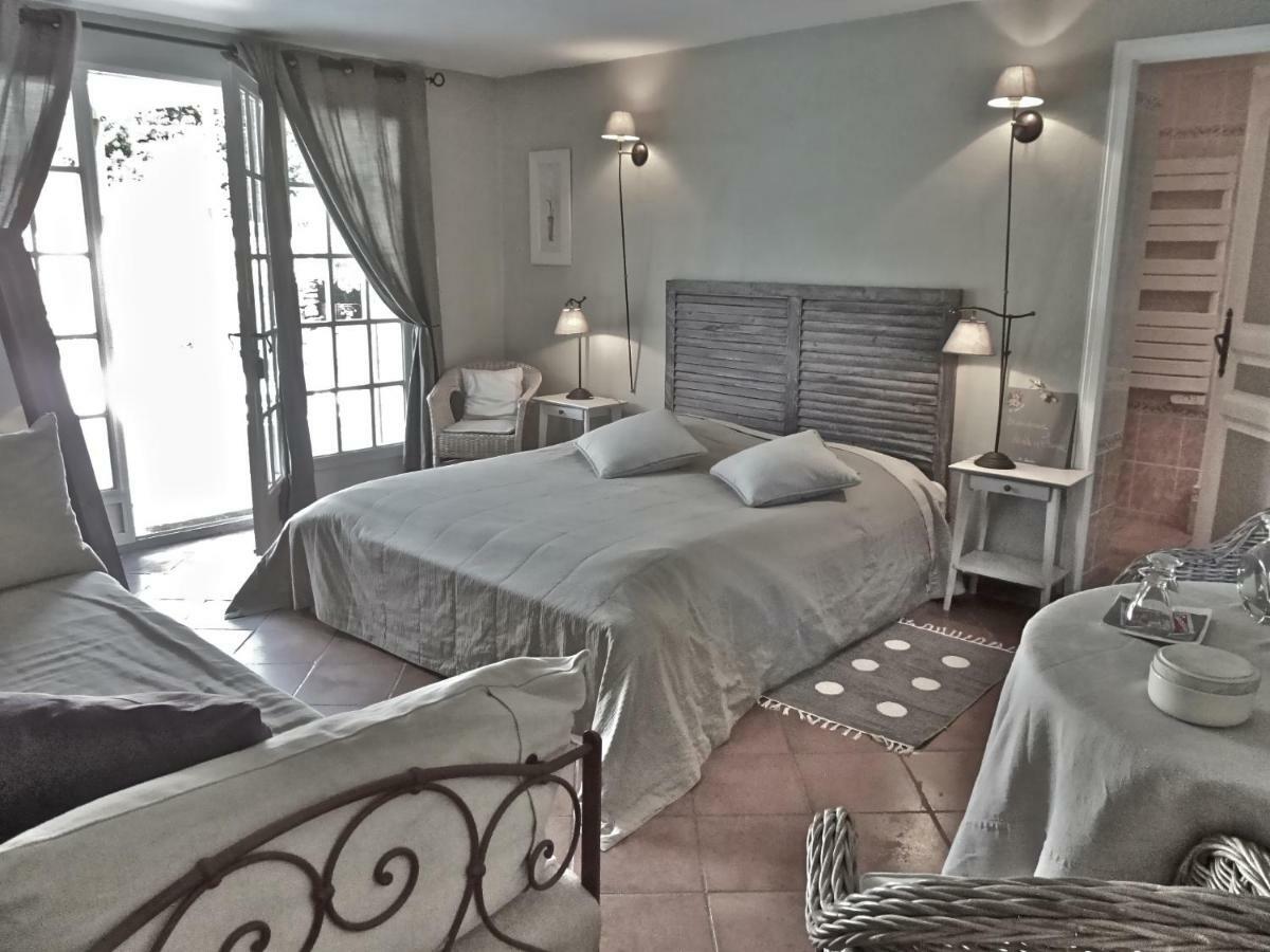 Les Chambres Des Taillades Les Taillades Exterior foto